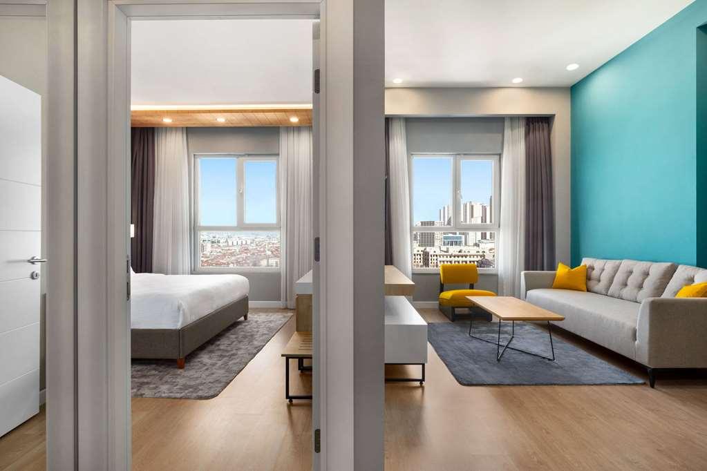 Days Inn & Suites By Wyndham Esenyurt Κωνσταντινούπολη Δωμάτιο φωτογραφία