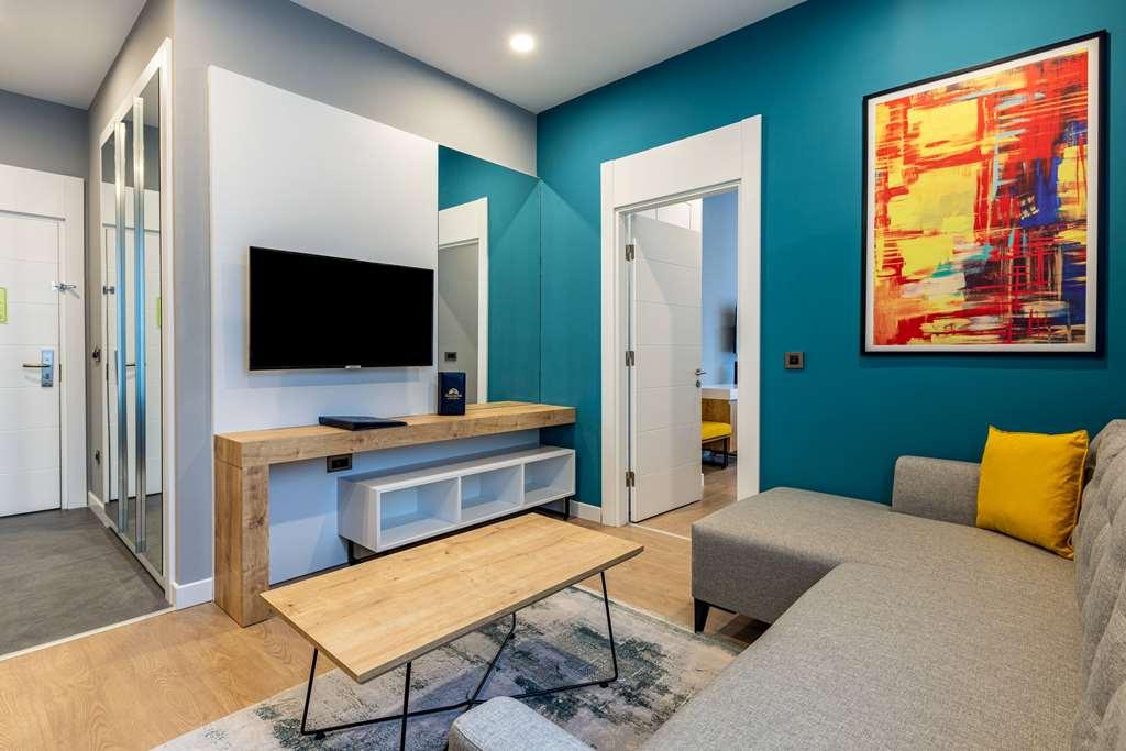 Days Inn & Suites By Wyndham Esenyurt Κωνσταντινούπολη Δωμάτιο φωτογραφία