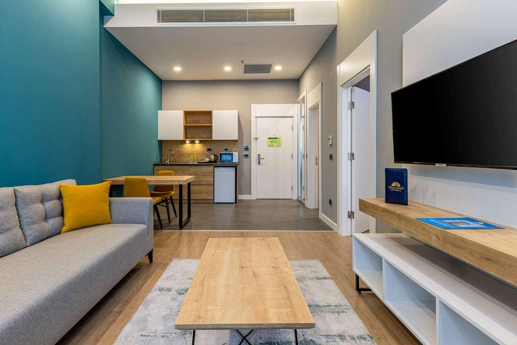 Days Inn & Suites By Wyndham Esenyurt Κωνσταντινούπολη Δωμάτιο φωτογραφία